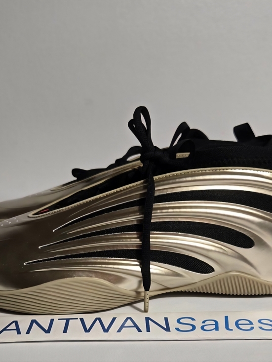 Athletic_Shoes